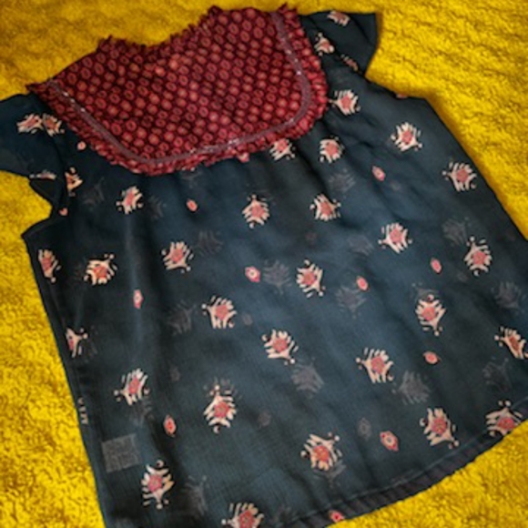 Free People top Size Medium can be worn as small - Picture 4 of 4